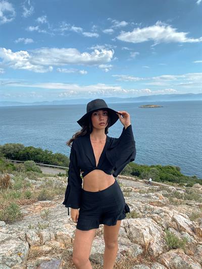 Flora Siyah Dokuma Fırfırlı Bluz Şort Plaj Takım Pareo