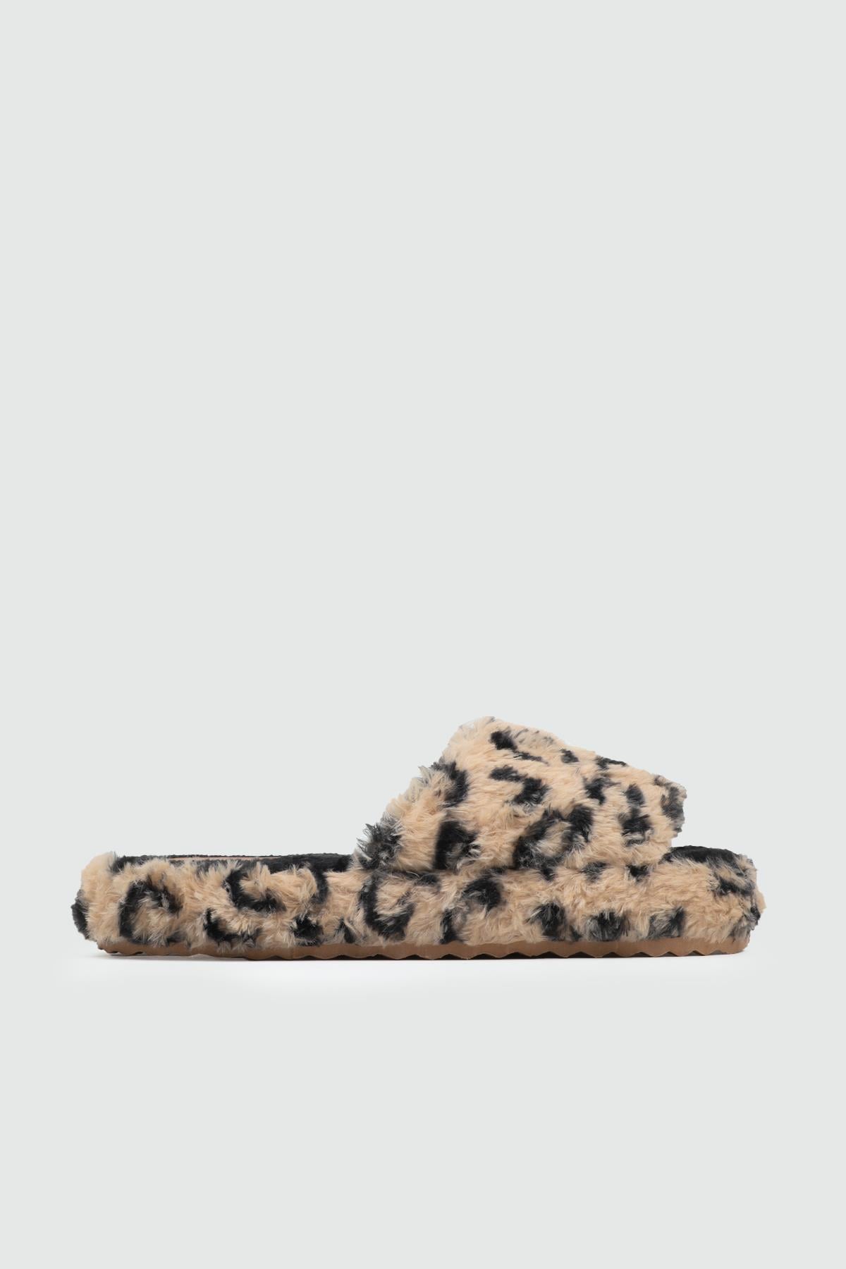 Ev İçi Rahat Tüylü Bej Leopar Kadın Terlik My Bella Leo Terlik 25K Kadın Kışlık Ev Terliği MY BELLA My Bella Leo Terlik 25K