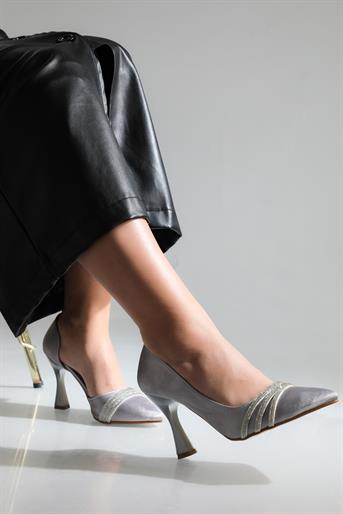 Kadeh Ökçeli Üç Bant Taş Biyeli Gümüş Saten Kadın Ayakkabı KD-170 Kadın Yüksek Topuklu Carla Bella My bella KD-170 Taşlı 23Y