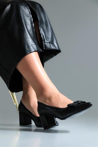 Taşlı Sivri Burun 5 Cm Topuklu Siyah Kadın Ayakkabı 15 Kadın Alçak Topuklu Serap Serap 316 Kadın Ayakkabı