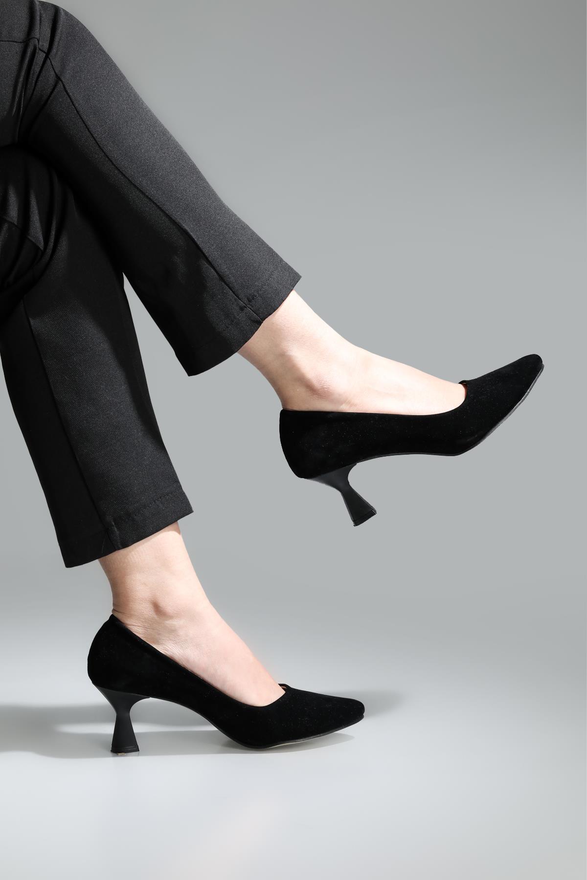 Alçak Topuk Kadeh Ökçeli Siyah Süet Kadın Ayakkabı ALYA Kadın Stiletto Carla Bella My Bella Alya 22K