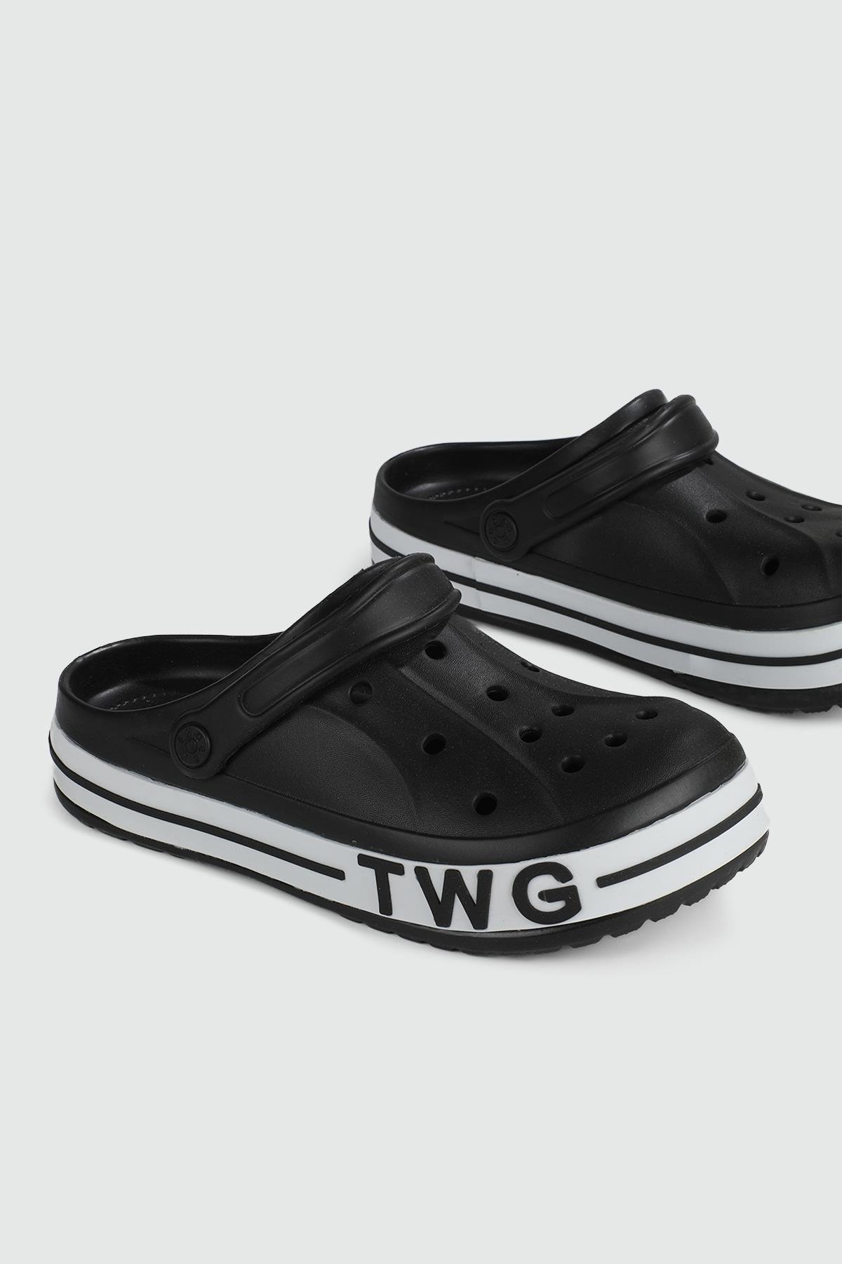 Cross crocs hotsell