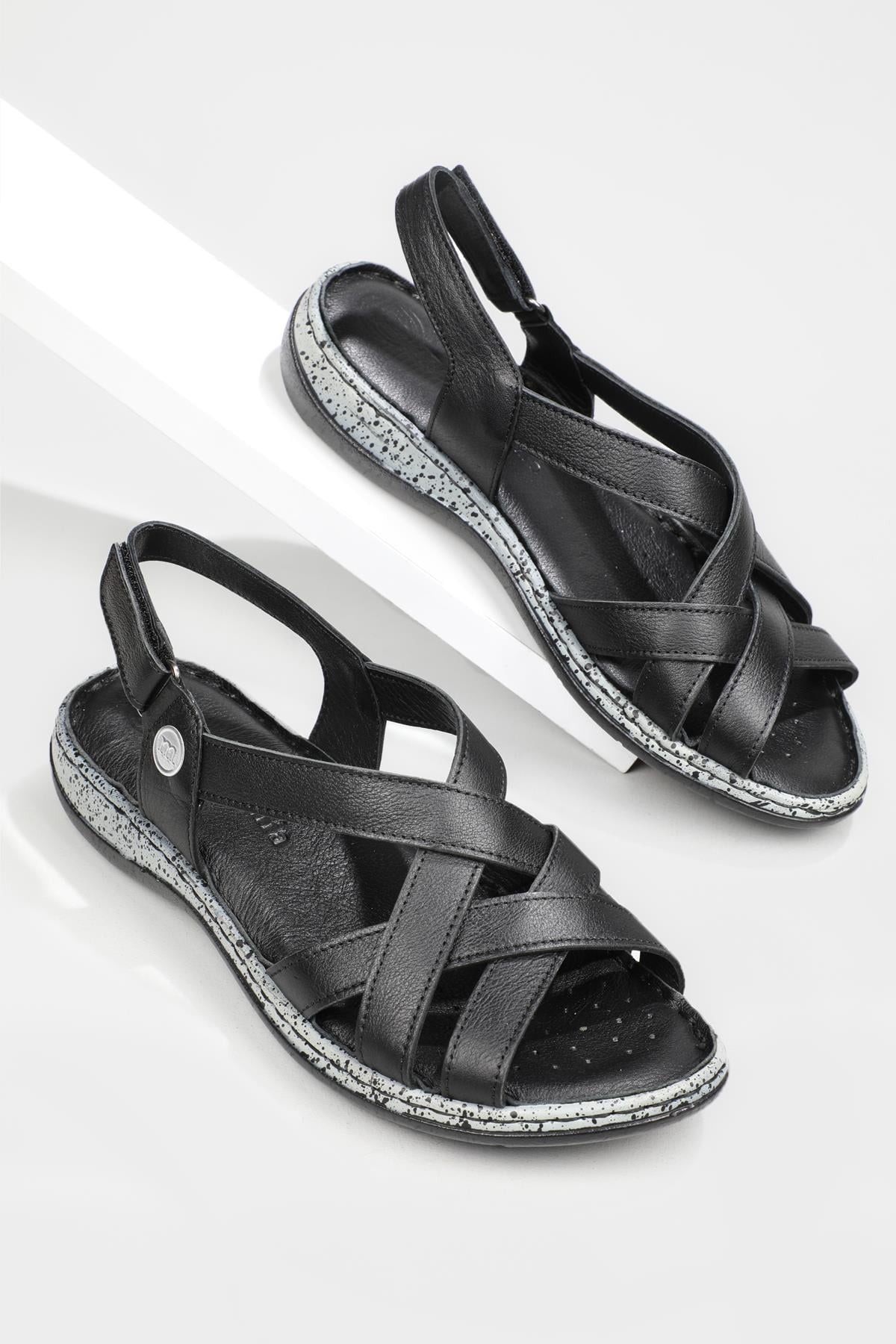 Deri Rahat Taban Cırtlı Siyah Pen Kadın Sandalet 1070 Kadın Topuklu Sandalet Mammamia MAMMAMİA 1070 22y