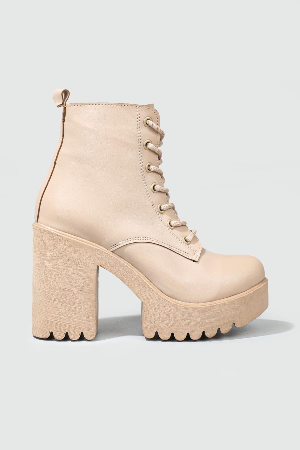 Dolgu Topuklu Bağcıklı Nut Kadın Bot B-700 Kadın Klasik Bot Carla Bella Carla Bella B-700 Bot 21K