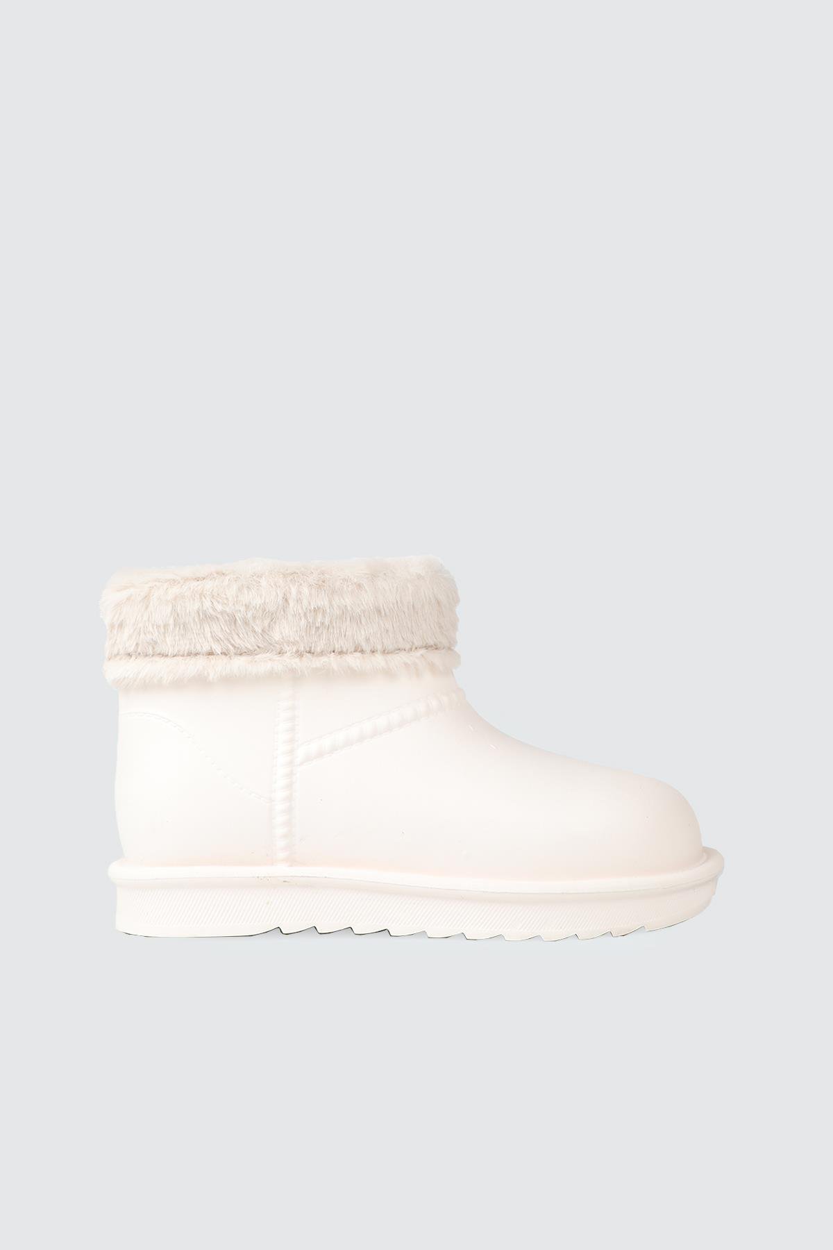 Düz Taban Bağsız Ekru Kürklü Kadın Bot Umaç 2025 Kadın 25K Kadın Kar Botu umaç Umaç 2025 Kadın 25K