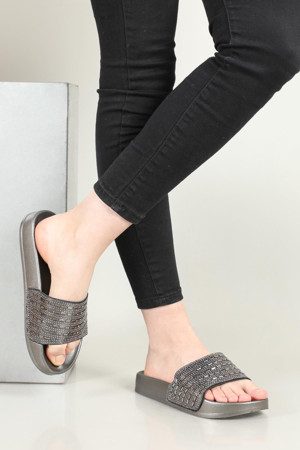 Füme Kadın Terlik Kadın Günlük Terlik Pienn PİEN 18649 ZEN