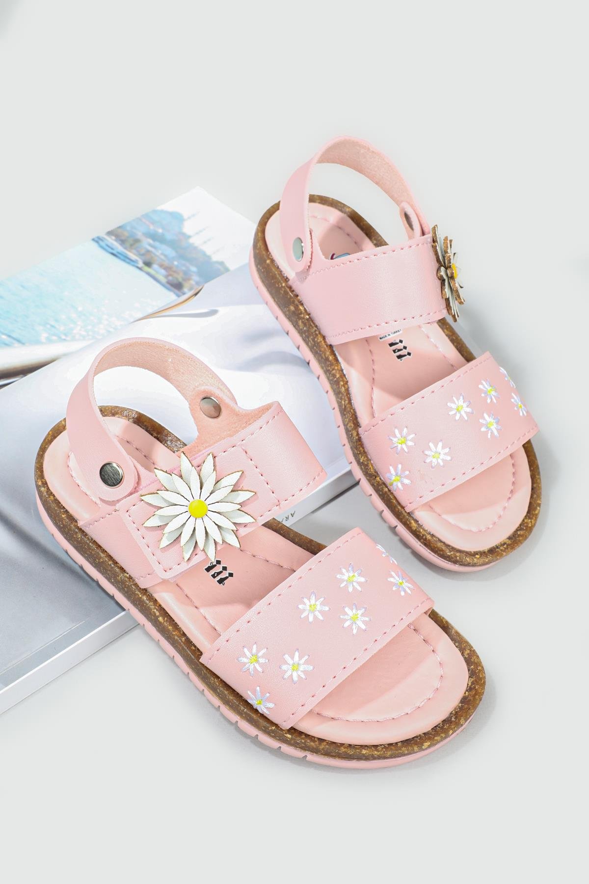 Günlük Cırt Cırtlı Pembe Çocuk Sandalet K-32 Çocuk Sandalet Wendy WENDY K-32 PAT FLT SANDALET