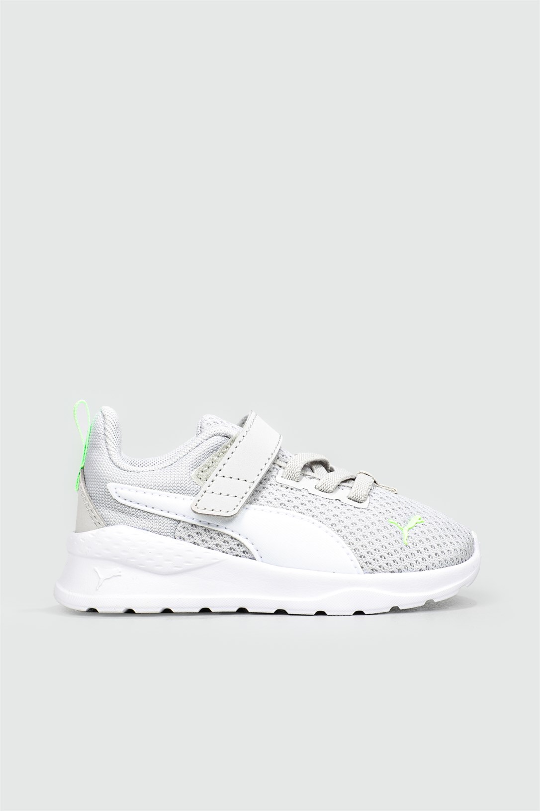 Günlük Koşu Yürüyüş Gri Beyaz Çocuk Spor Ayakkabı 372010-18 Çocuk Koşu / Yürüyüş Puma PUMA 372010-18 BEBE PAT FLT