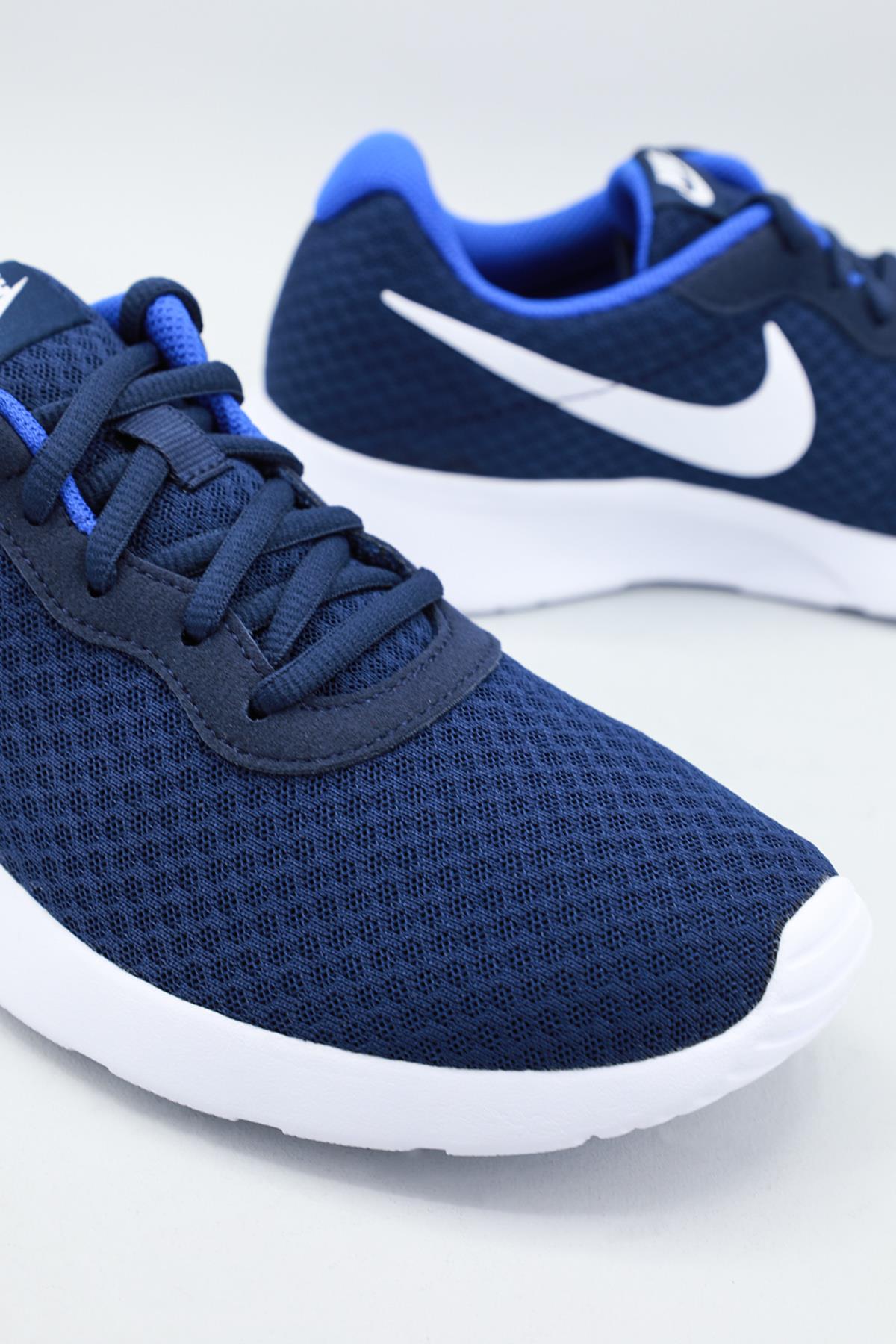 Günlük Koşu Yürüyüş Laci Beyaz Erkek Spor Ayakkabı 812654-414 Erkek Koşu / yürüyüş Nike 8344534