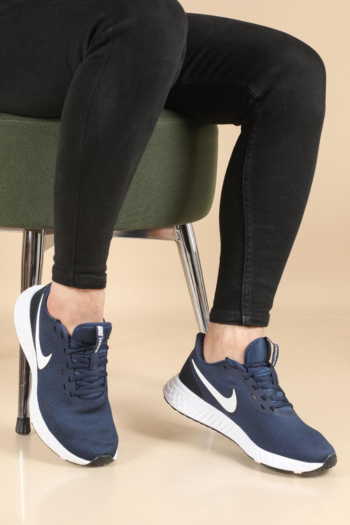 Günlük Koşu Yürüyüş Laci Beyaz Erkek Spor Ayakkabı BQ3204-400 Erkek Koşu / yürüyüş Nike NIKE BQ3204-400 REVOLUTION MER