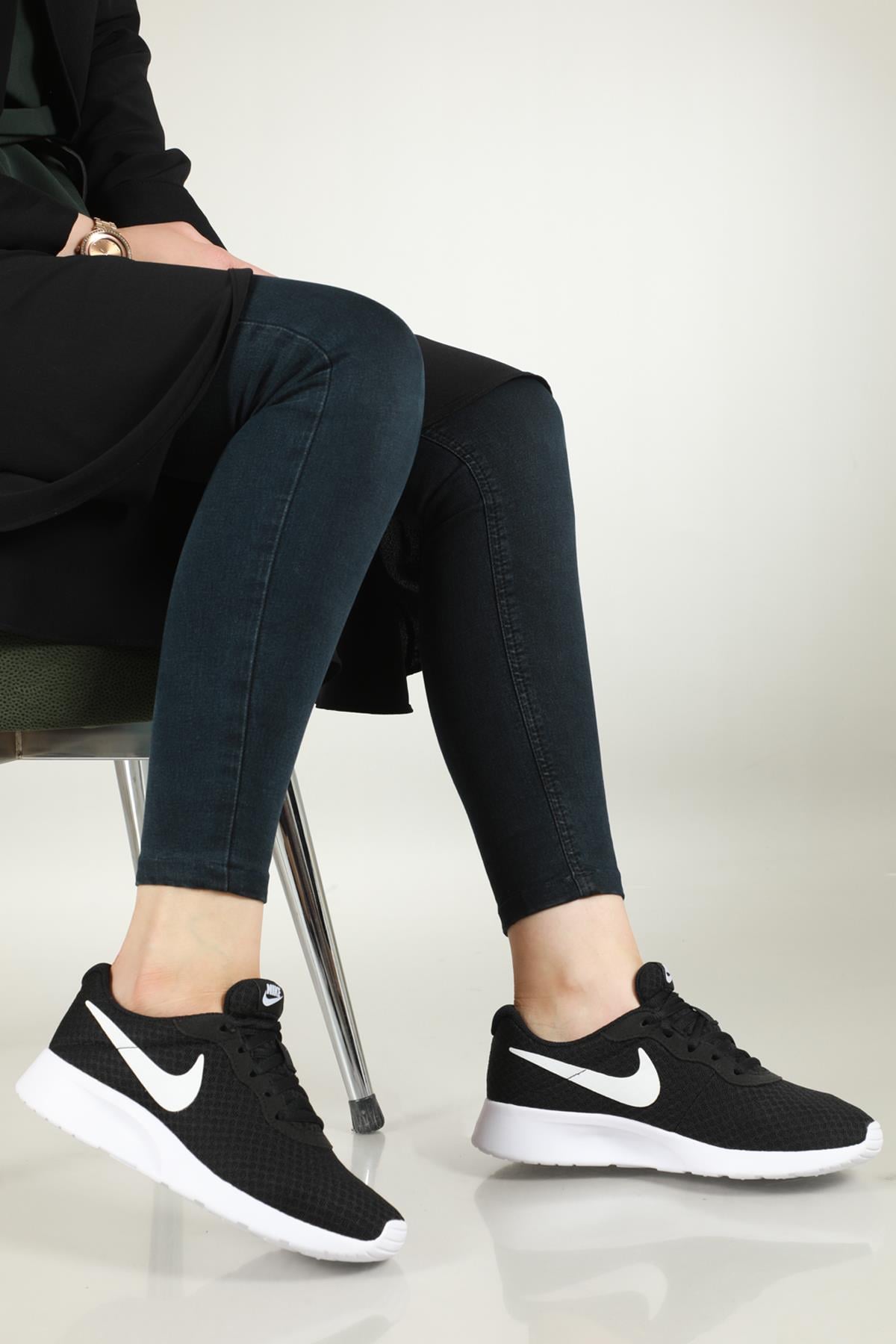 Günlük Koşu Yürüyüş Syh Beyaz Unisex Spor Ayakkabı 812655-011 Unisex Koşu / Yürüyüş Nike 165447974