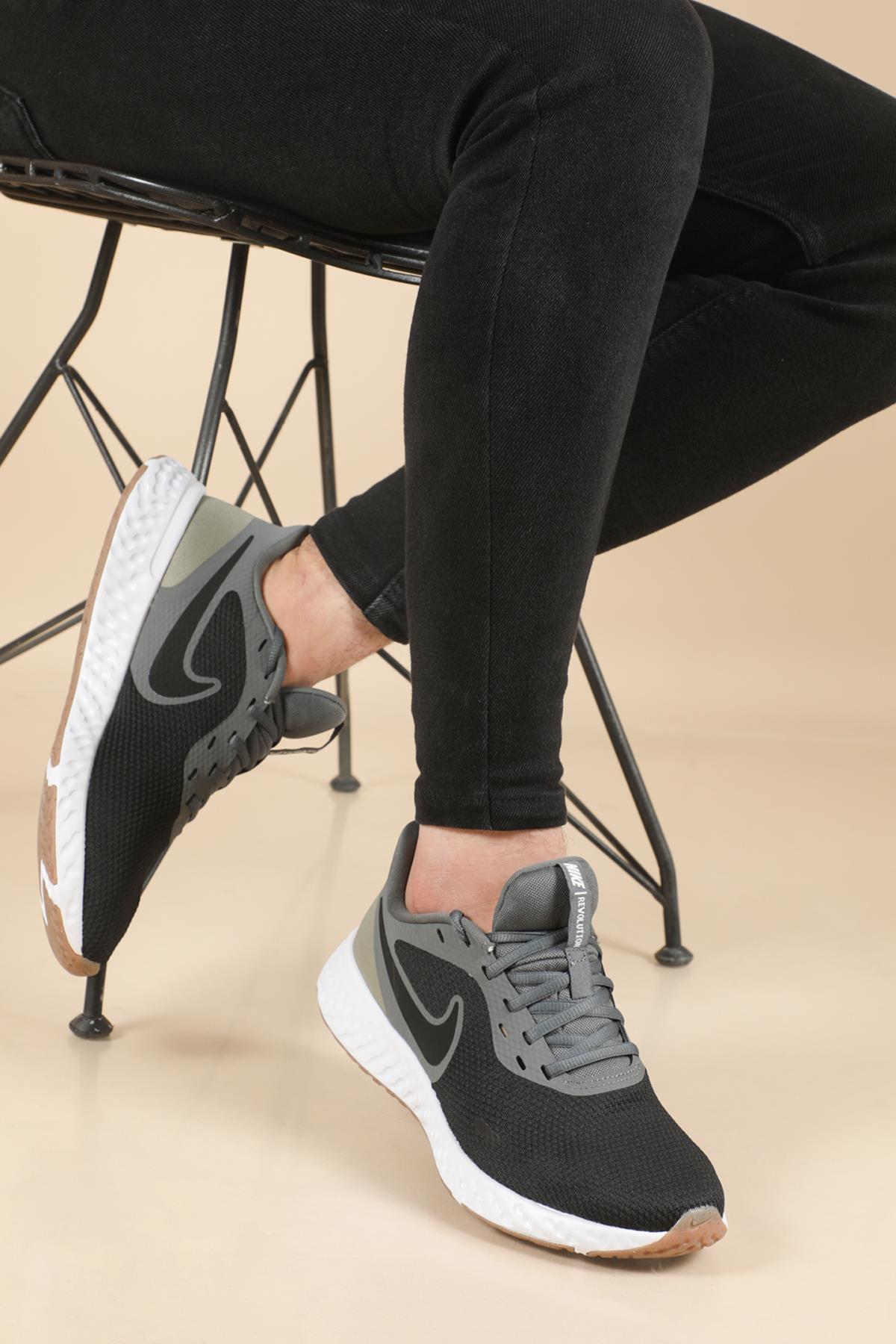 Günlük Koşu Yürüyüş Syh Gri Erkek Spor Ayakkabı BQ3204-016 Erkek Koşu / yürüyüş Nike NİKE BQ3204-016 REVOLUTION MER