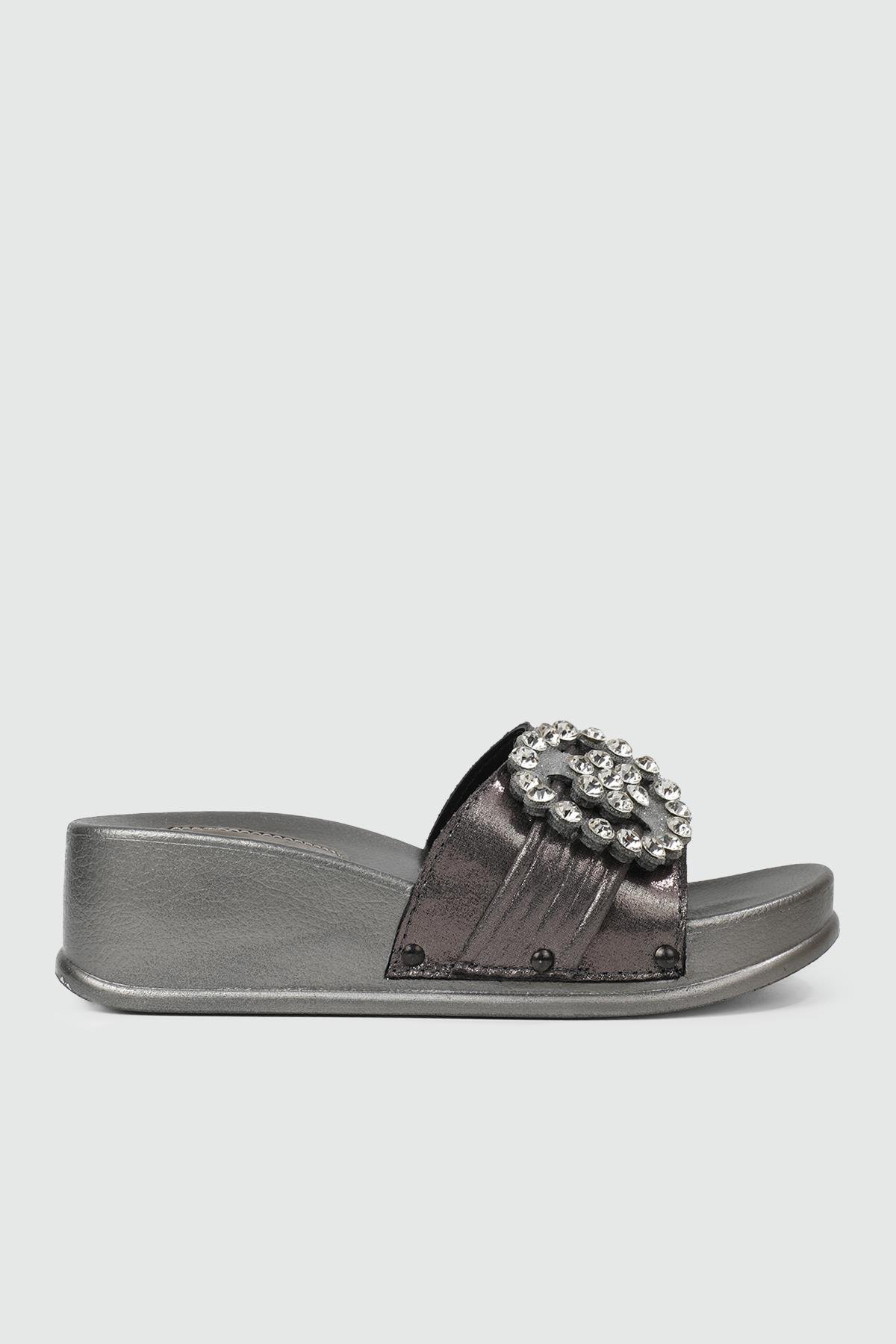 Günlük Taşlı Füme Kadın Terlik 20028 Kadın Günlük Terlik Pienn PİENN 20028-09 Kadın Terlik