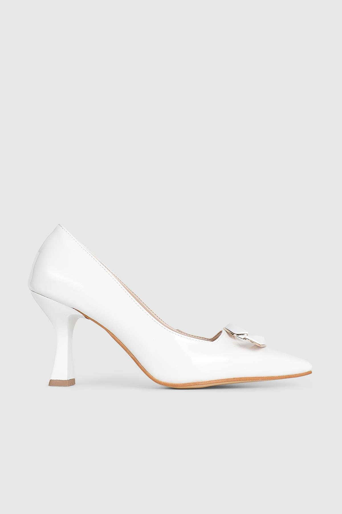 Kadeh Topuklu Sivri Burun Şık Beyaz Rugan Kadın Ayakkabı MS-YSR127 Kadın Yüksek Topuklu MyBella My bella MS-YSR127 KADIN 24K