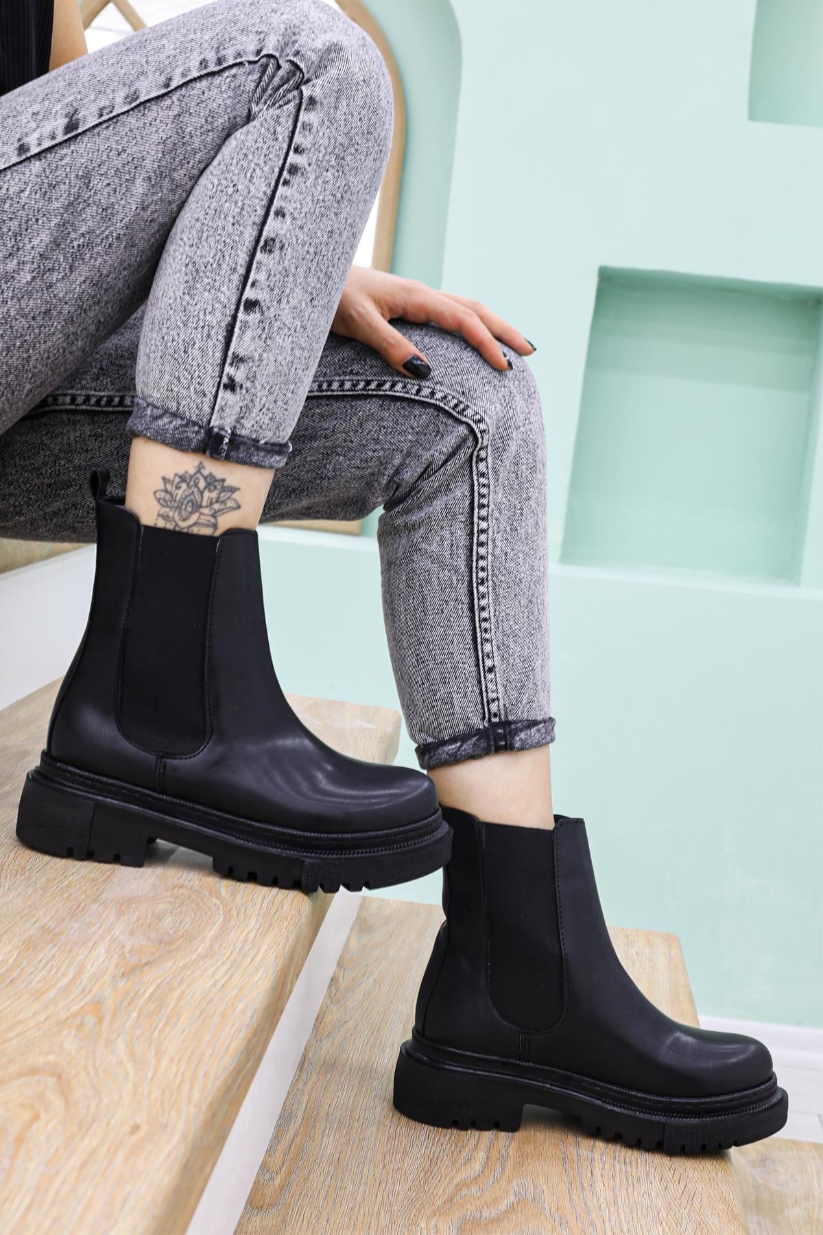 Kalın Taban Lastikli Siyah Kadın Bot Ş-45 Kadın Günlük Conford Bot Beınsteps BEİNSTEPS AYLA Ş-45 Kadın Bot