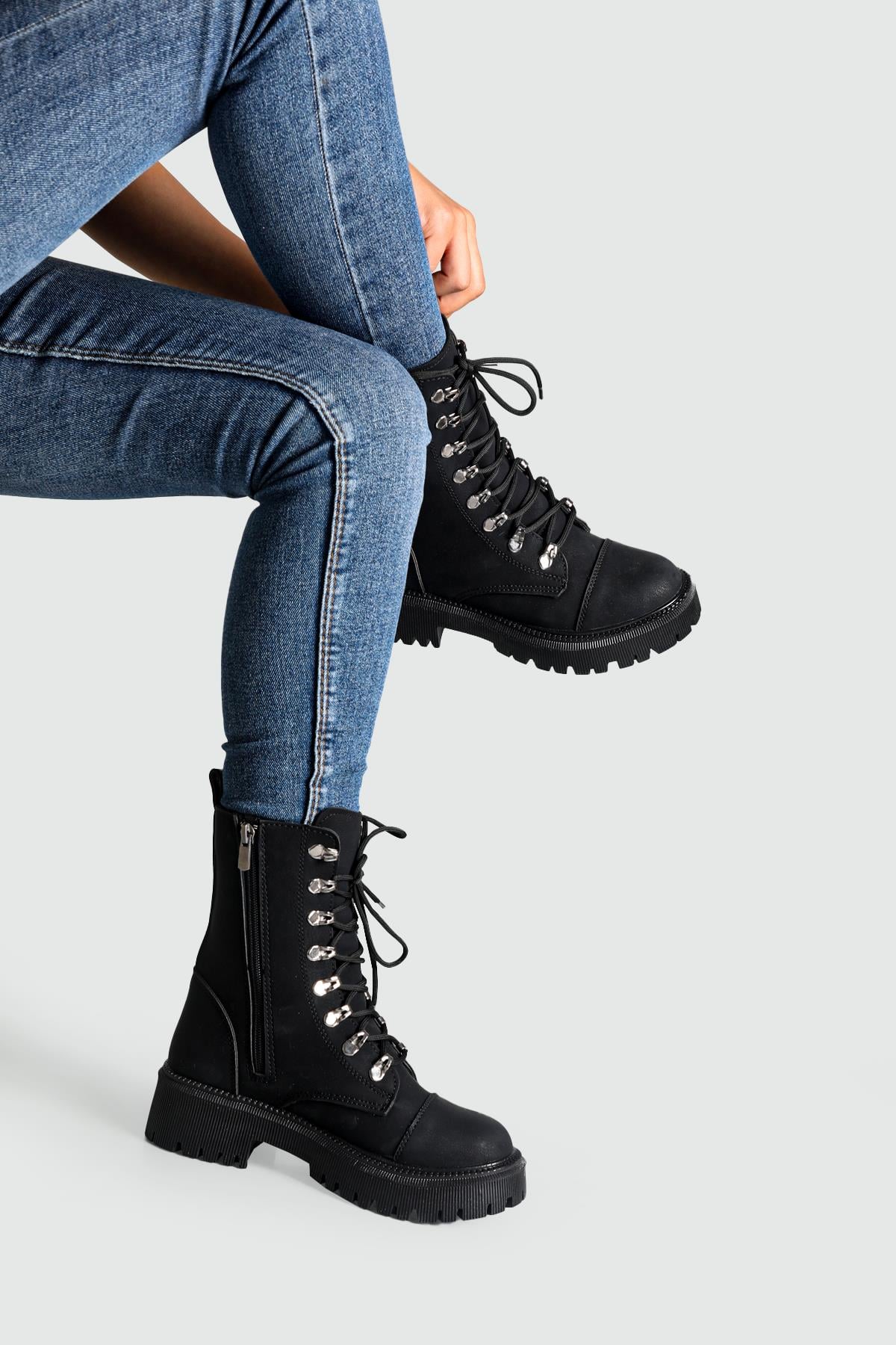 Kaymaz Taban Bağcıklı Fermuarlı Postal Siyah Zümrüt Kadın Bot S75 Kadın Günlük Conford Bot CONFORCİTY CONFORCİTY S75 Kadın Bot