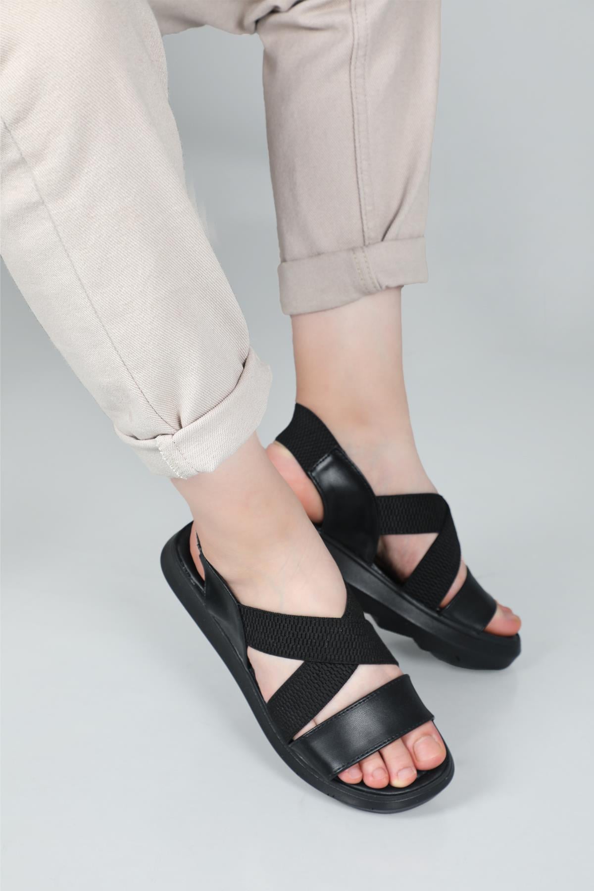Lastikli Günlük Rahat Siyah Kadın Sandalet FT-2560 Kadın Düz Sandalet Carla Bella CB FT-2560 Sandalet 22Y