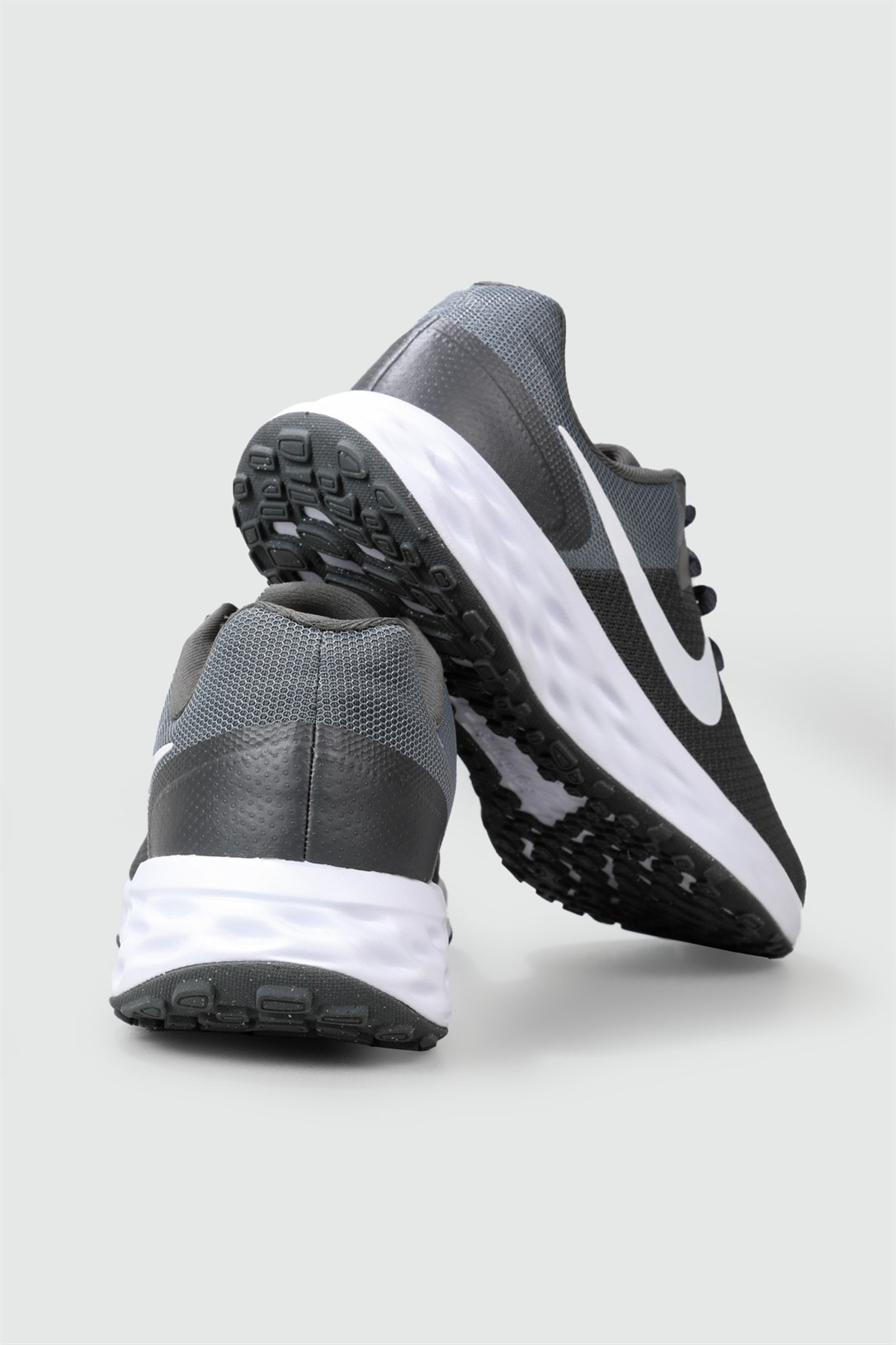 NikeNefes Alır Günlük Rahat Koşu Yürüyüş Koyu Gri Erkek Spor Ayakkabı  DC3728-004
