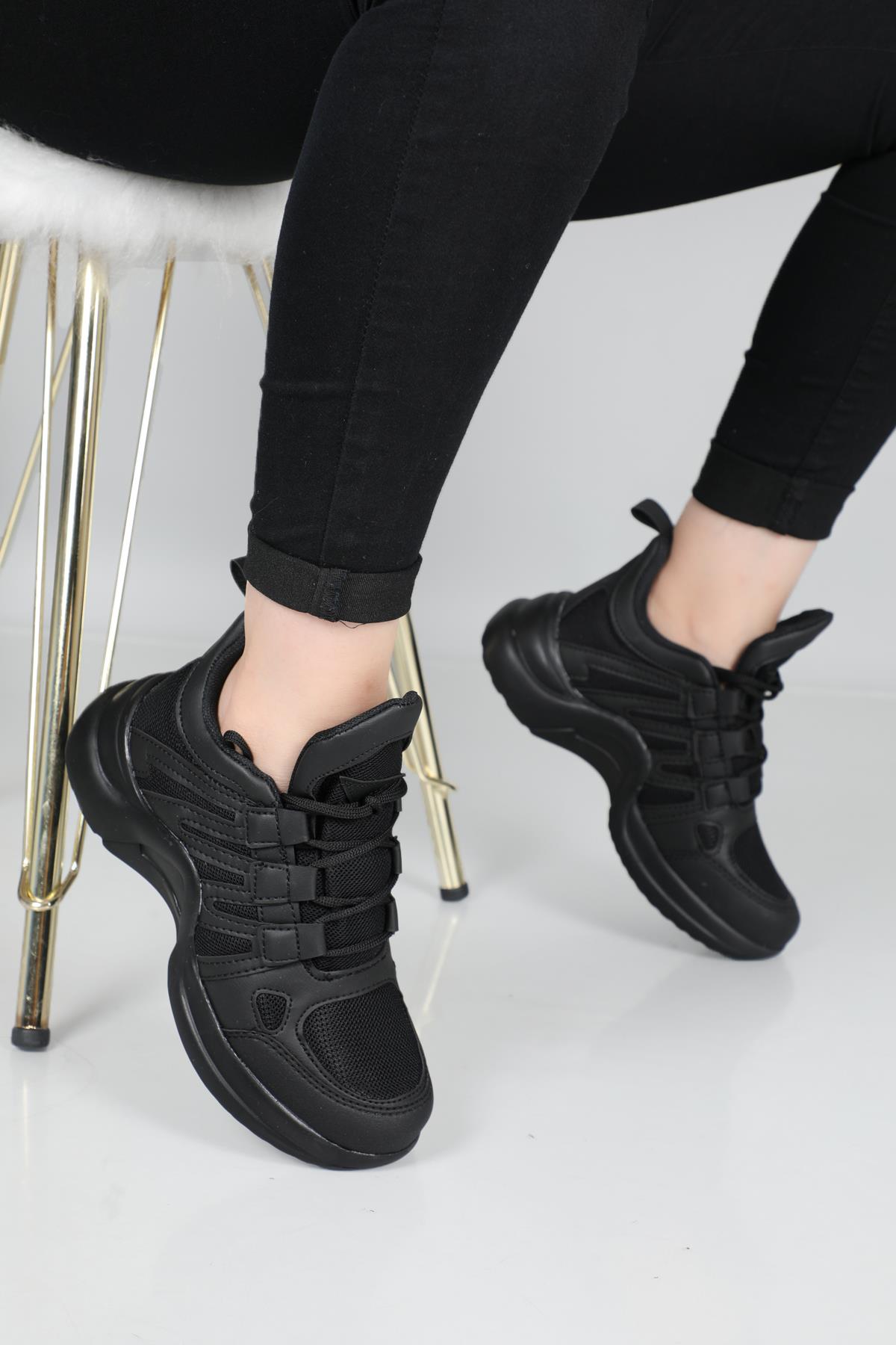Nefes Alır Kalın Taban Bağcıklı Siyah Kadın Spor Ayakkabı 2133 Kadın Günlük Spor Ayakkabı Lambırlent LAMBIRLENT 2133 ZEN SPOR AYAK