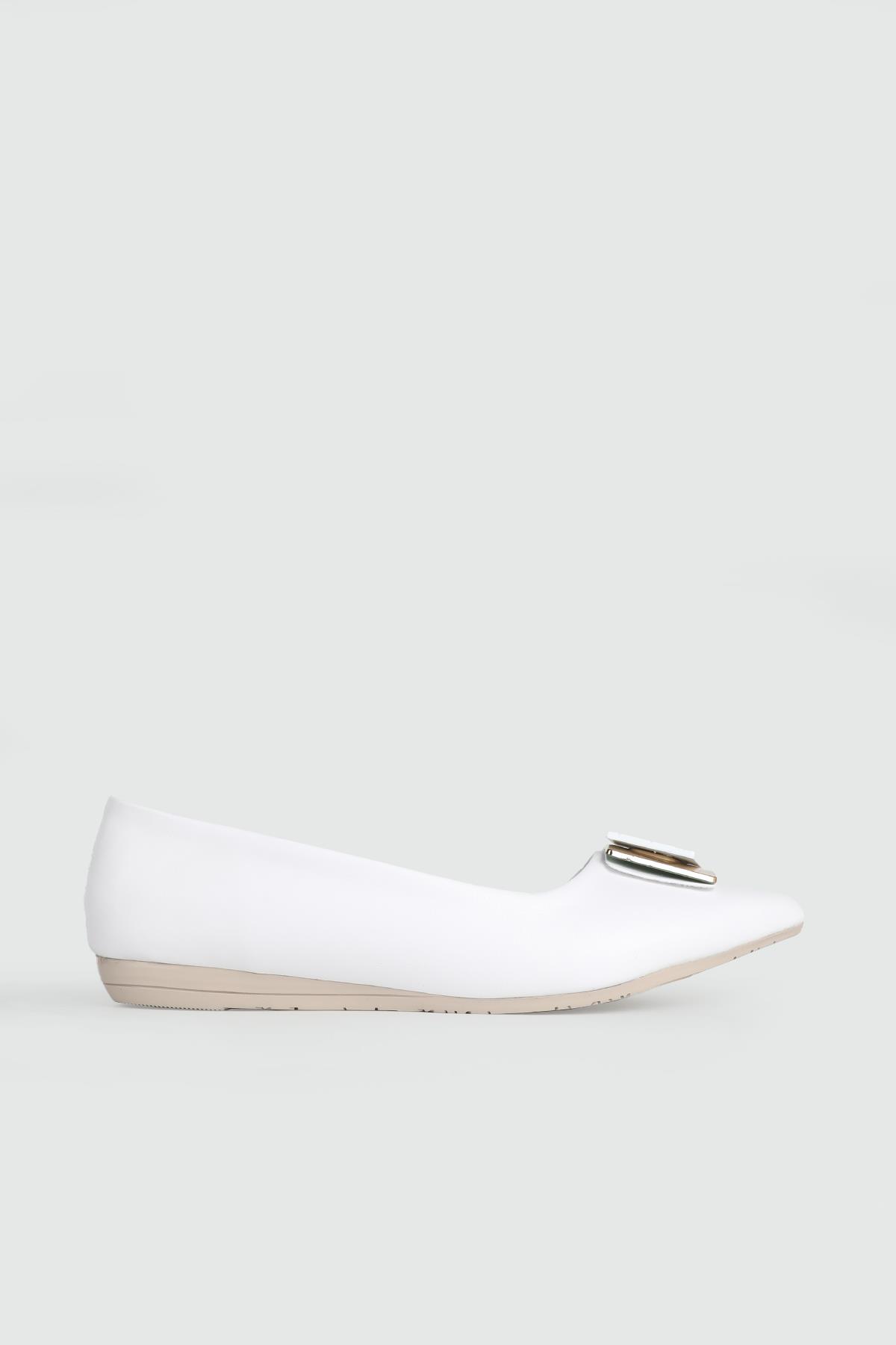 Önden Tokalı Günlük Beyaz Kadın Babet ŞM-1052 Kadın Babet Carla Bella My Bella 25Y ŞM-1052 Tokalı