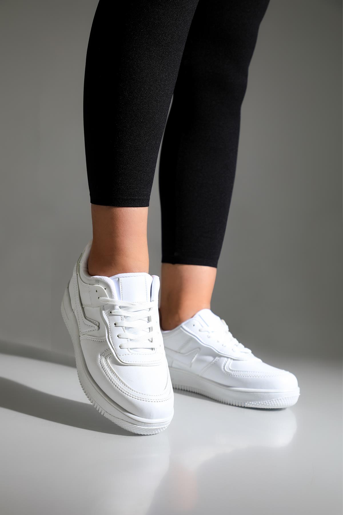 Rahat Bağcıklı Günlük Beyaz Unisex Spor Ayakkabı 2290 Unisex Günlük Spor Ayakkabı Lambırlent LAMBIRLENT 2290 UNİSEX SPOR