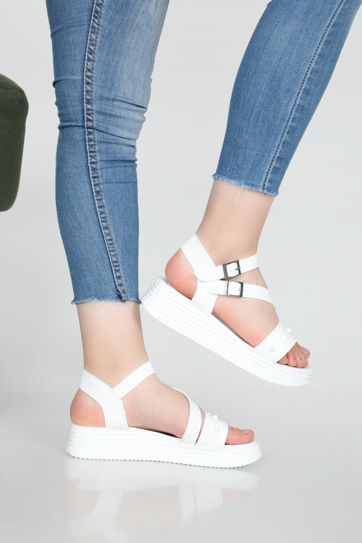 Rahat Günlük Zımbalı Beyaz Kadın Sandalet S-22185 Kadın Düz Sandalet Carla Bella Cb S-22185 Sandalet 22y