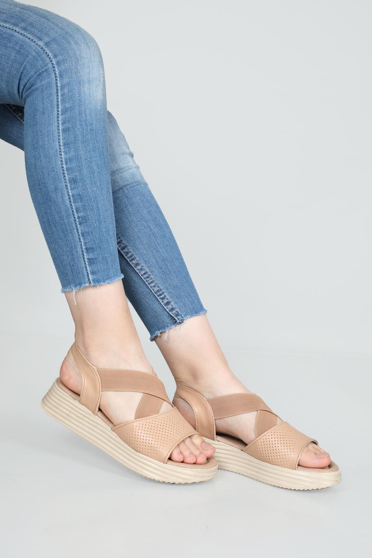 Rahat Taban Düz Nut Kadın Sandalet S-22195 Kadın Düz Sandalet Carla Bella Carla Bella S-22195 22Y