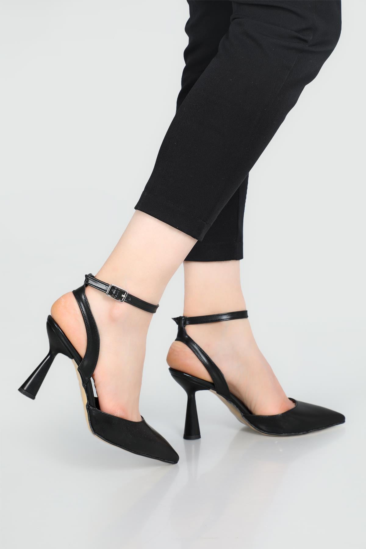 Sivri Burun 7 Cm Kadeh Topuklu Stiletto Siyah Kadın Ayakkabı Ç-002 Kadın Stiletto Carla Bella My Bella Ç-002 22Y