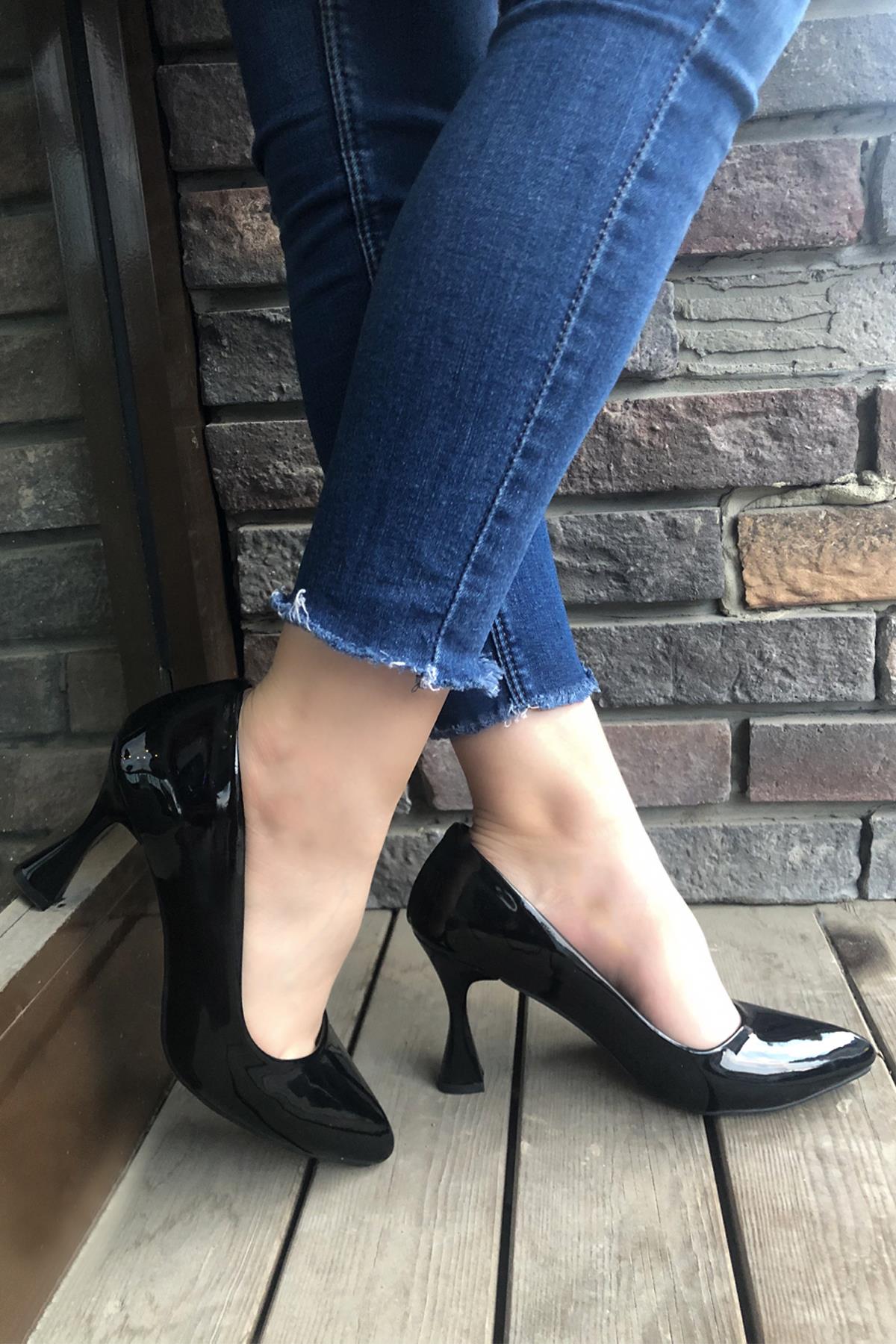 Sivri Burun 9 Cm Kadeh Topuklu Stiletto Siyah Rugan Kadın Ayakkabı Seray07 Kadın Günlük Ayakkabı Carla Bella CARLA BELLA SR-07-2 Stiletto
