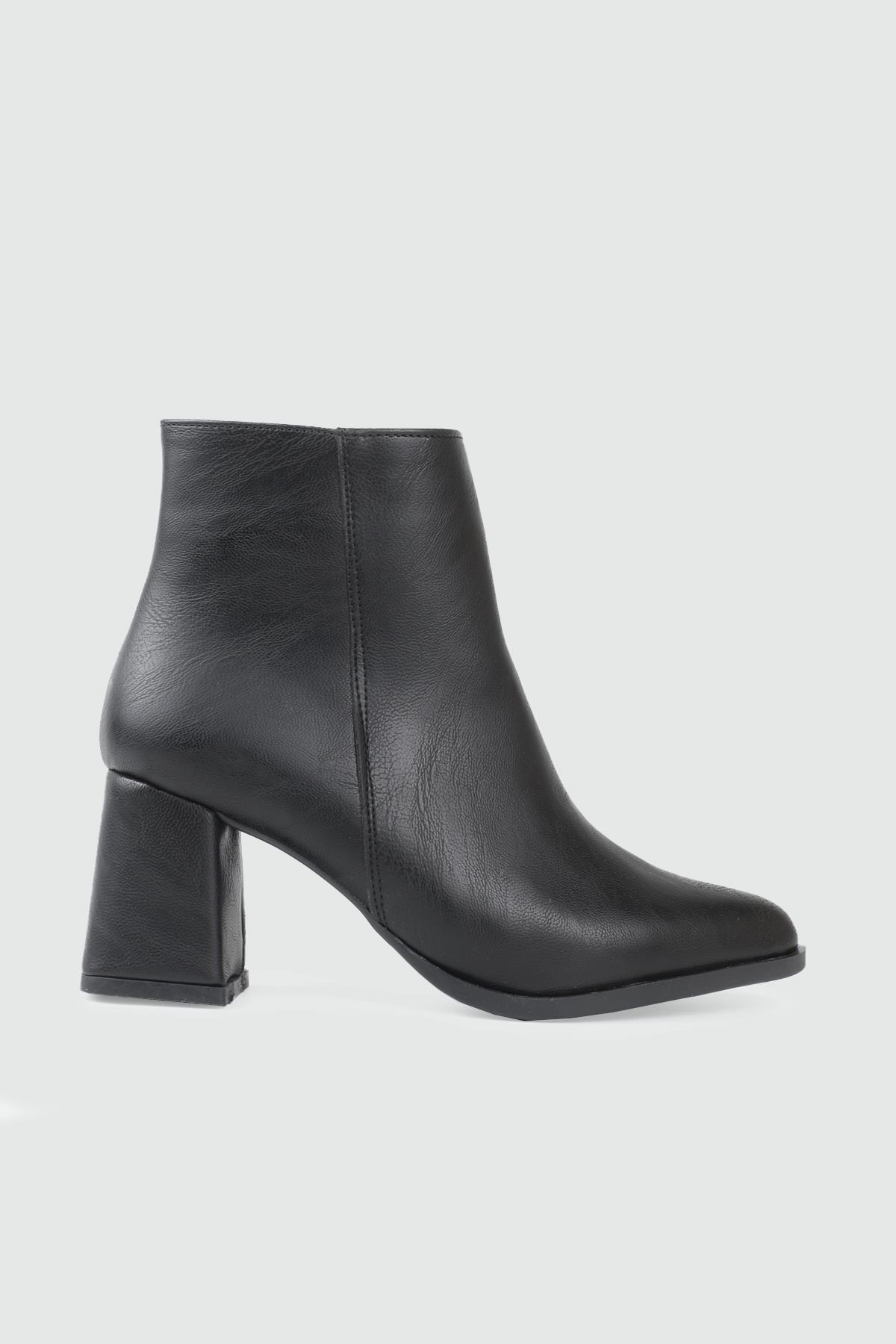 Sivri Burun Fermuarlı Siyah Yüksek Topuklu Klasik Bot MY BELLA AC-400 Kadın Klasik Topuklu Bot MyBella MY BELLA AC-400 Kadın 25K