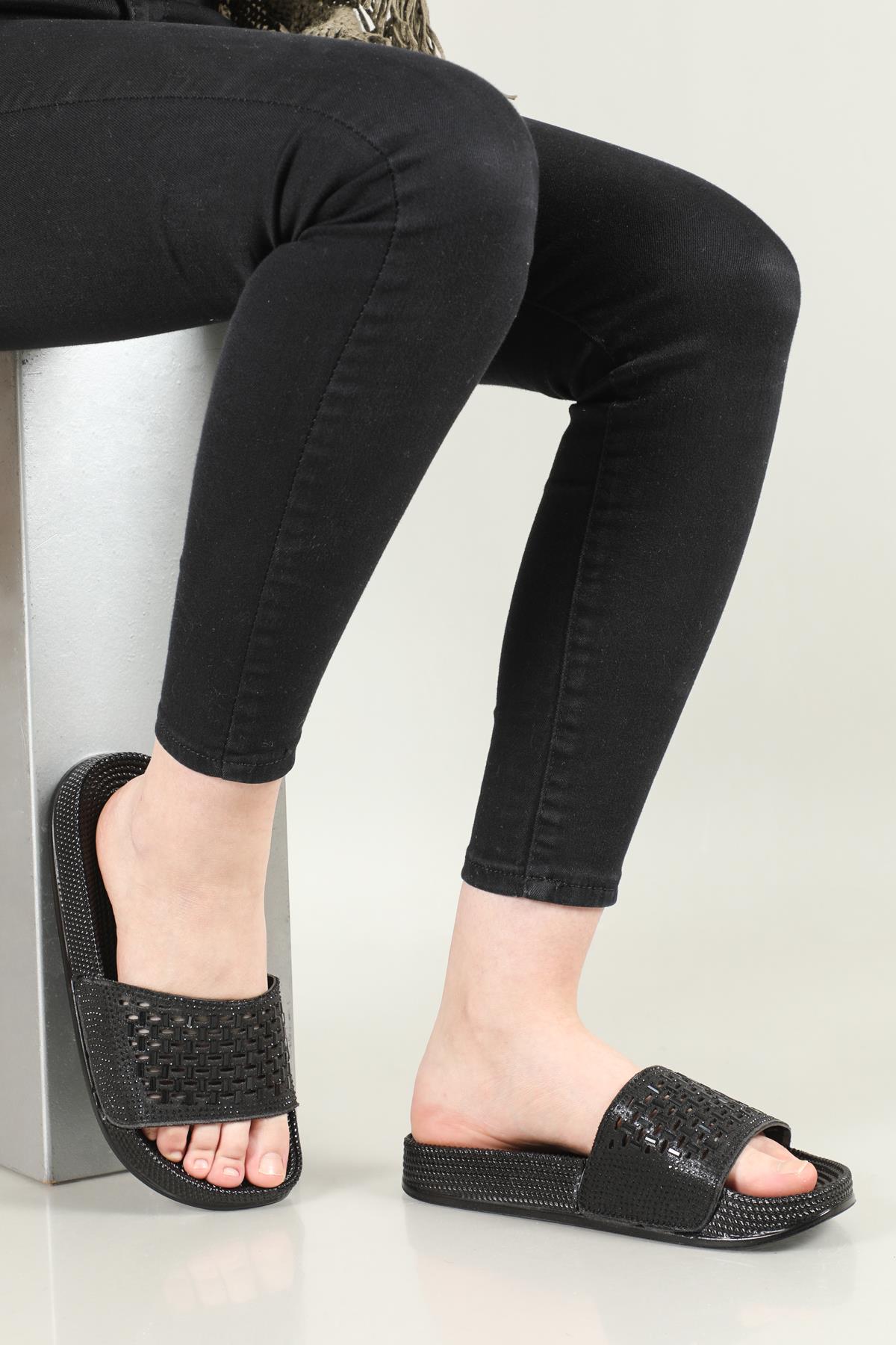 Taşlı Sıyah Kadın Terlik 20615 Kadın Günlük Terlik Pienn PİEN 20615 ZEN TERLİK