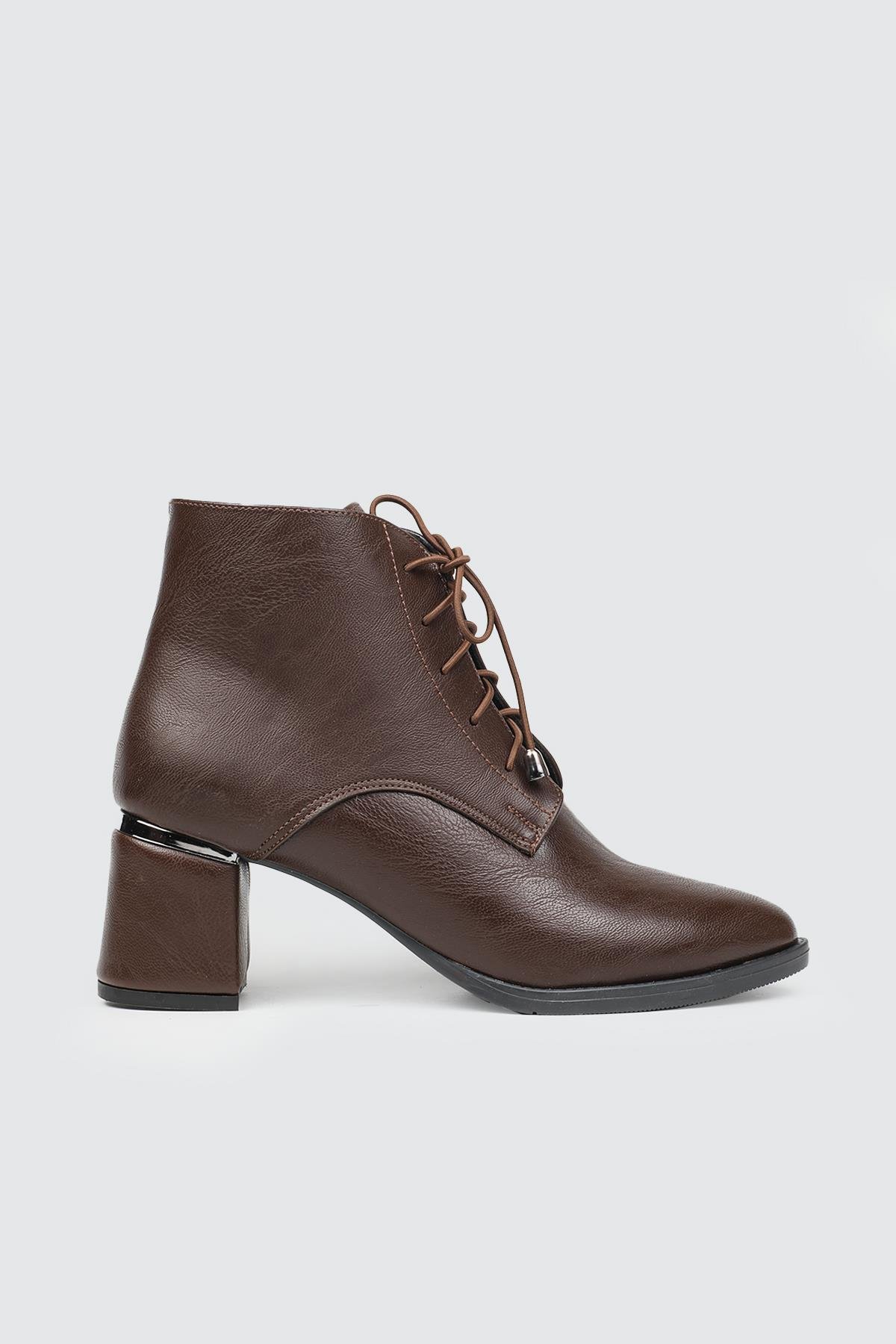 Tokalı Üç Biyeli Kahve Kadın Ayakkabı MY BELLA KH-024 Kadın 25K Kadın Günlük Ayakkabı MyBella MY BELLA KH-024 Kadın 25K