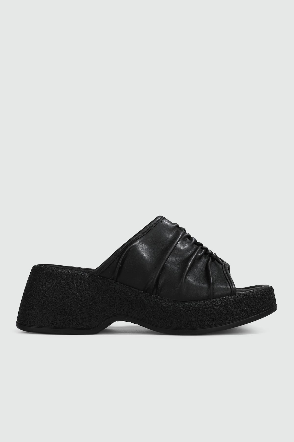 Yüksek Tabanlı Rahat Siyah Kadın Terlik LZZ-430 Kadın Günlük Terlik LİZZETTİ My Bella LZZ-430 Kadın 24Y