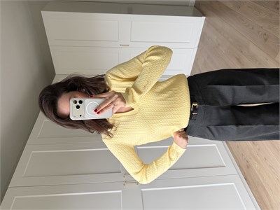  Örgü Model Sarı Renk Polo Yaka Triko
