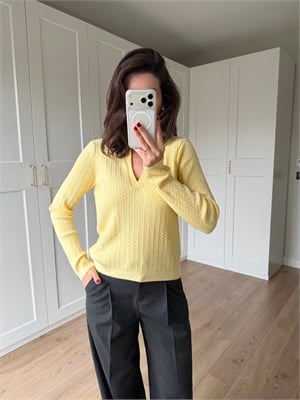  Örgü Model Sarı Renk Polo Yaka Triko