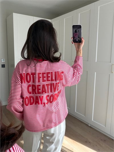 Arkası Yazı Baskılı Kırmızı Pembe Çizgili Sweatshirt 