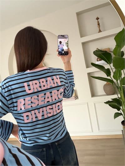 Arkası Yazı Baskılı Mavi Kahve Çizgili Sweatshirt 