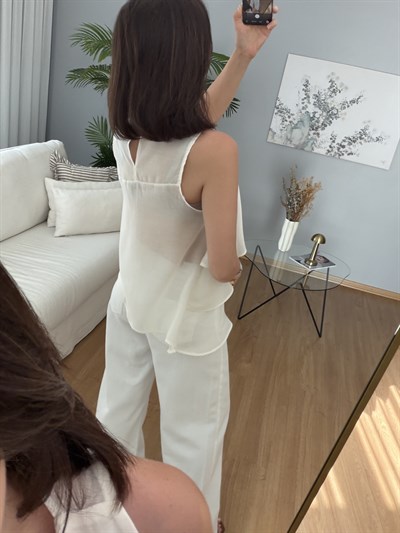 Asimetrik Katlı Beyaz Bluz