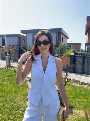 Beyaz Sırt Dekolteli Yelek Takım