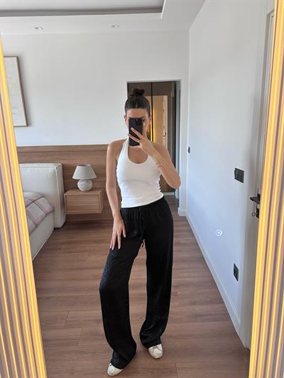 Boyundan Geçmeli Beyaz Crop Top