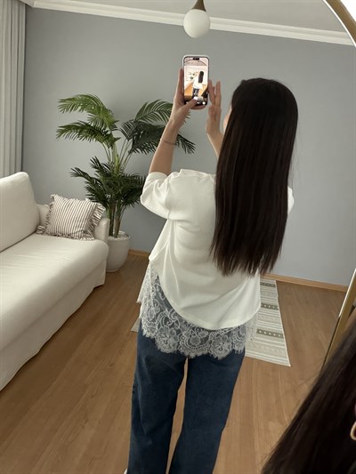 Dantel Detaylı Beyaz Renk Tişört