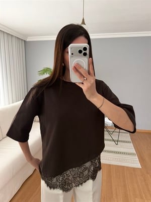 Dantel Detaylı Kahve Rengi Tişört
