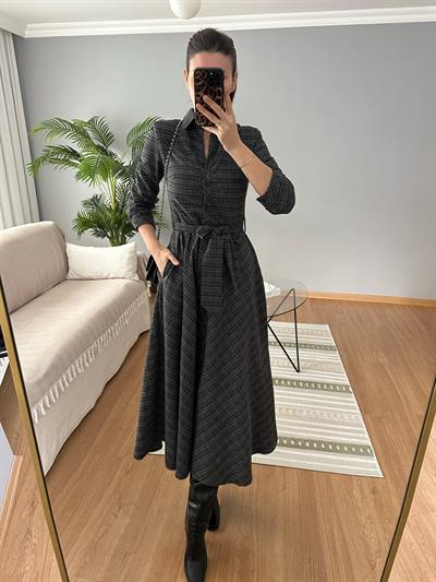 Ekose Desenli Füme Kuşaklı Elbise 