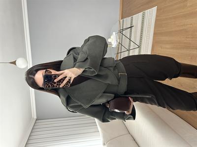 Elva Geniş Yaka Haki Renk Kısa Kaban