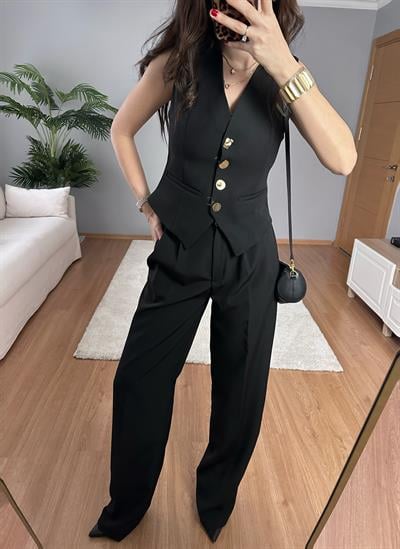 Gold Düğmeli Siyah Takım
