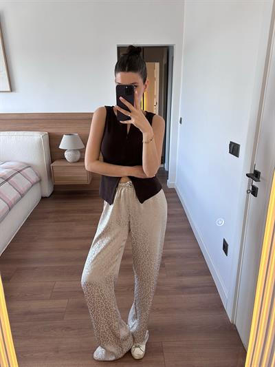 Jakarlı Bej Pantolon