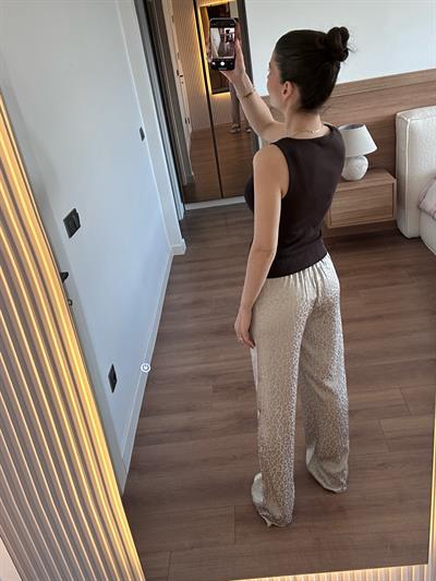 Jakarlı Bej Pantolon