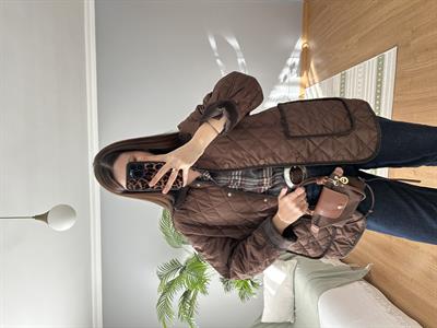 Kadife Detaylı Kahve Rengi Kapitone Mont