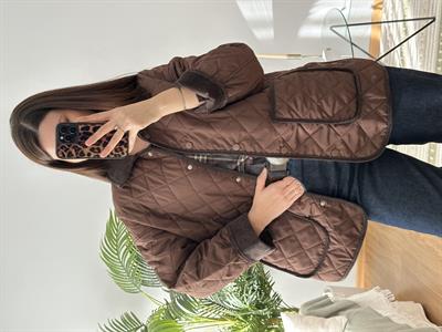 Kadife Detaylı Kahve Rengi Kapitone Mont