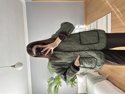 Kadife Detaylı Yeşil Renk Kapitone Mont